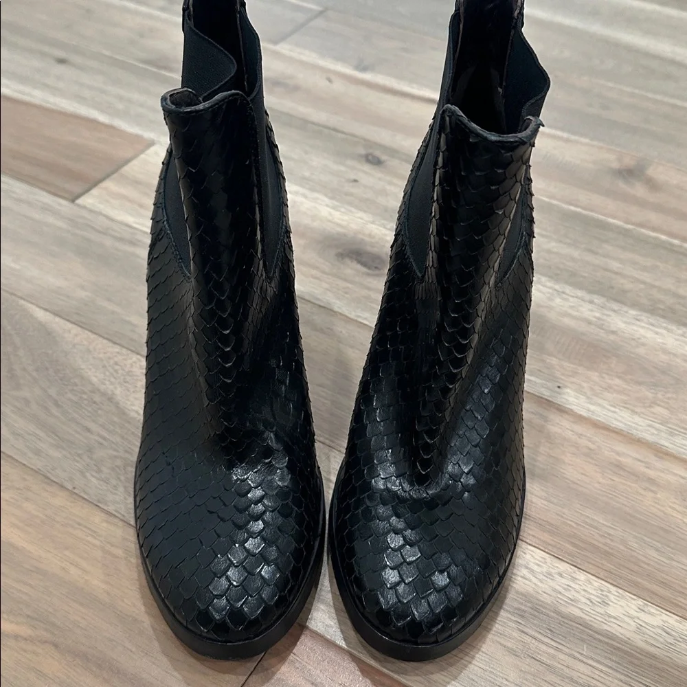 AGL Black laser Textured Heeled Boots with Transparent Heel - Picture 7 of 11